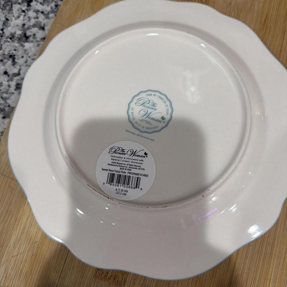 New NWT Set Of Four the Pioneer Women Sweet Rose 8-7/8" Floral Salad Plates * - Picture 9 of 12